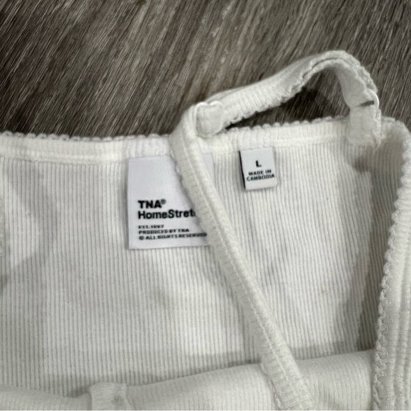 TNA homestretch Henley cami White Buttoned Crop Camisole - Picture 3 of 3
